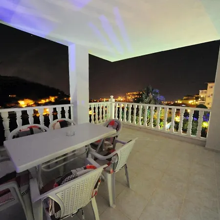 Apartment Gold 1 *